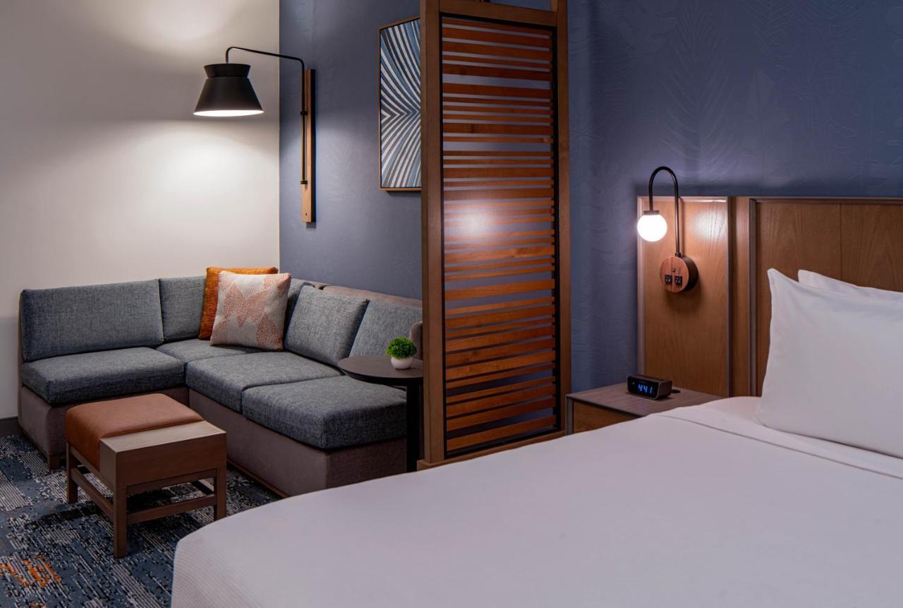 Hyatt Place Downtown Hotel Tampa